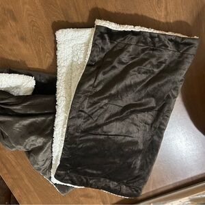 Brown pillow shams NWOT